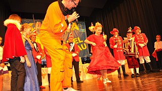 Brakel: Carsten Reineke und Anna Tölle als Kinderprinzenpaar in Brakel feierlich proklamiert