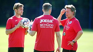 Arminia: Fans begrüßen Neuzugänge beim Trainingsauftakt 2018