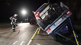 Zwei Autofahrer bei Unfall in Batenhorst eingeklemmt