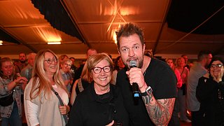 Warburg: Die Paveier aus Köln rocken die Warburger Oktoberwoche.