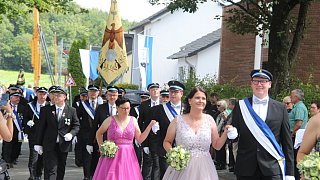 Warburg: Bonenburger Majestäten werden begeistert gefeiert