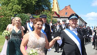 Warburg: Bonenburger Majestäten werden begeistert gefeiert