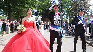 Warburg: Bonenburger Majestäten werden begeistert gefeiert