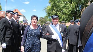 Warburg: Bonenburger Majestäten werden begeistert gefeiert