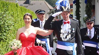 Warburg: Bonenburger Majestäten werden begeistert gefeiert