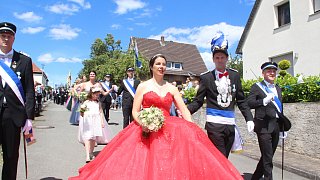 Warburg: Bonenburger Majestäten werden begeistert gefeiert