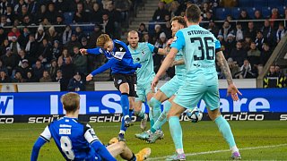 Arminia Bielefeld schlägt 1860 München 2:0.