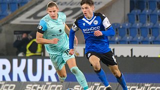 Arminia Bielefeld schlägt 1860 München 2:0.
