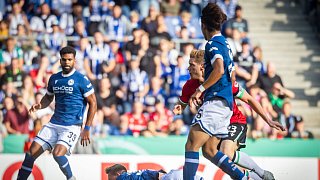 Arminia Bielefeld schlägt Hannover 96 mit 2:0.