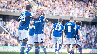 Arminia Bielefeld schlägt Hannover 96 mit 2:0.