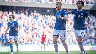 Arminia Bielefeld schlägt Hannover 96 mit 2:0.