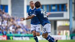 Arminia Bielefeld schlägt Hannover 96 mit 2:0.
