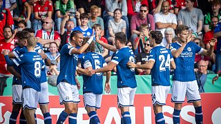 Arminia Bielefeld schlägt Hannover 96 mit 2:0.