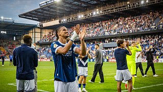 Arminia Bielefeld schlägt Hannover 96 mit 2:0.