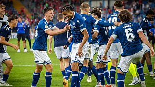 Arminia Bielefeld schlägt Hannover 96 mit 2:0.