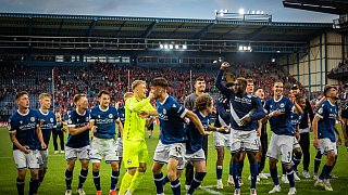 Arminia Bielefeld schlägt Hannover 96 mit 2:0.