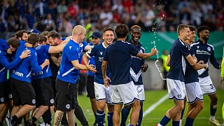 Arminia Bielefeld schlägt Hannover 96 mit 2:0.