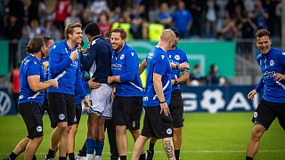 Arminia Bielefeld schlägt Hannover 96 mit 2:0.