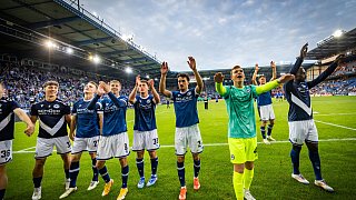 Arminia Bielefeld schlägt Hannover 96 mit 2:0.