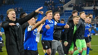 Arminia Bielefeld schlägt 1860 München 2:0.
