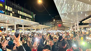 Über 25.000 Menschen bei Großdemo auf dem Bielefelder Jahnplatz