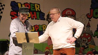 Willebadessen: Volles Haus beim Büttenabend in Peckelsheim