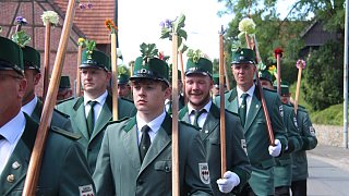 Bad Driburg: Glanzvolles Schützenfest in Neuenheerse