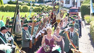 Bad Driburg: Glanzvolles Schützenfest in Neuenheerse