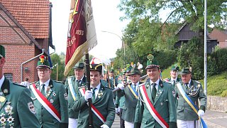 Bad Driburg: Glanzvolles Schützenfest in Neuenheerse