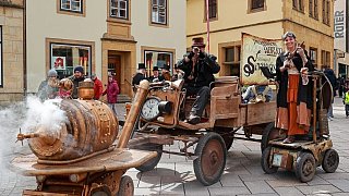 Künstler beim Kaffee-Klatsch in der Bielefelder Altstadt