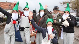Willebadessen: Tausende Karnevalisten feiern in Peckelsheim den Rosenmontagsumzug