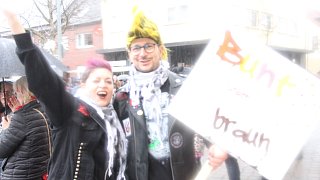 Willebadessen: Tausende Karnevalisten feiern in Peckelsheim den Rosenmontagsumzug