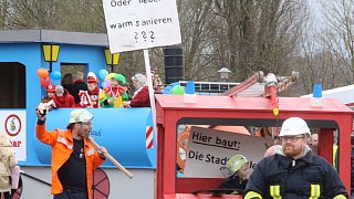 Willebadessen: Tausende Karnevalisten feiern in Peckelsheim den Rosenmontagsumzug