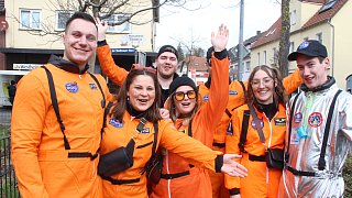 Willebadessen: Tausende Karnevalisten feiern in Peckelsheim den Rosenmontagsumzug
