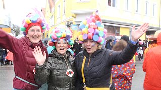 Willebadessen: Tausende Karnevalisten feiern in Peckelsheim den Rosenmontagsumzug