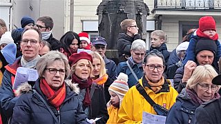 Warburg: Weihnachtssingen der Erd-Charta-Ideenwerkstatt (ECI) auf dem Neustadt-Marktplatz