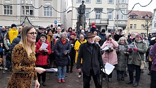 Warburg: Weihnachtssingen der Erd-Charta-Ideenwerkstatt (ECI) auf dem Neustadt-Marktplatz