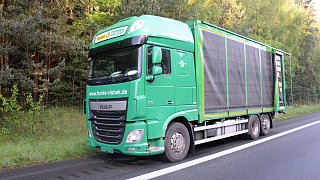 Schloß Holte-Stukenbrock: Tausende Hühner sterben bei Unfall auf der A33
