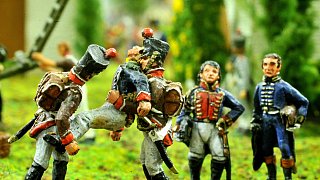 Bielefelder stellt Schlacht von Waterloo mit 15.000 Zinnsoldaten nach