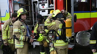 Delbrück: 40 Feuerwehrleute löschen Spänebunkerbrand