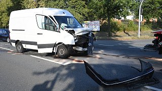 Rentner (89) bei heftigem Auffahrunfall verletzt