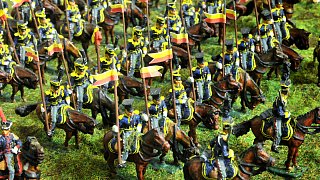 Bielefelder stellt Schlacht von Waterloo mit 15.000 Zinnsoldaten nach