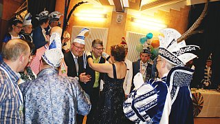 Beverungen: Carnevalsverein Weserbrücke Beverungen feiert Eröffnungsball