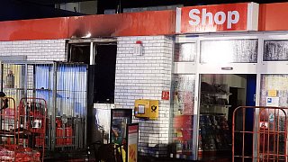 Brand in Gebäude einer Tankstelle