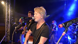 Warburg: Die Paveier aus Köln rocken die Warburger Oktoberwoche.