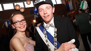 Warburg: Die Warburger Schützen und Regenten feiern beim Stadtschützenfest in Calenberg ihr Stadtschützenkönigspaar Rainer und Bärbel Schnückel