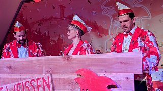 Warburg: Prunksitzung in Ossendorf ist Publikumsmagnet