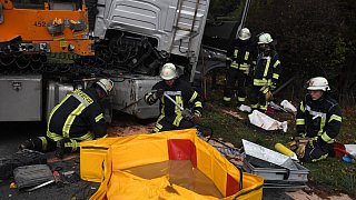 Fünf Verletzte nach Lkw-Unfall in Verl