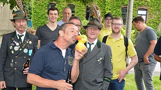 Bierpolonaise der Schützen