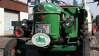 Lauenförde: Die Lauenförder begrüßen ihren Weltenbummler mit dem Trecker, Winfried Langner.